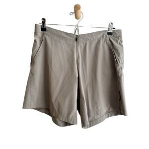 Sugoi Flat Front Nylon Casual Bike Shorts Tan Women's Size Medium